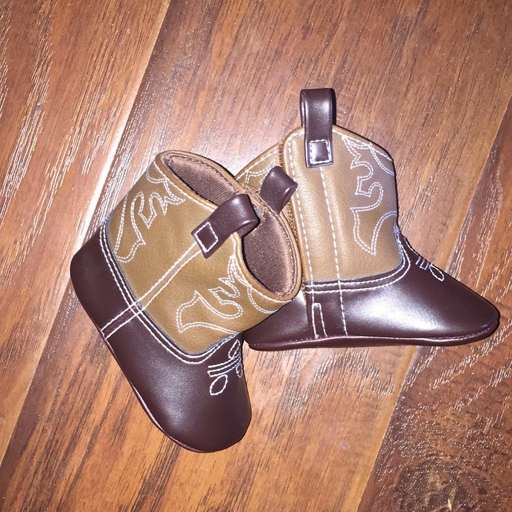 EUC - Infant boots